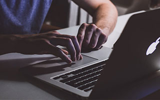 jiuyou.com_ CBA常规赛激战正酣，上海队力挫北京队夺第一，cba上海与北京比赛结果