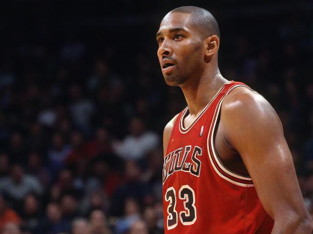 “九游app_ 传奇巨星：乔丹、科比的经典瞬间大集合”，乔丹教科比技术