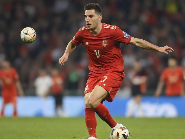 九游体育官网_ 德甲关键扑救决定比赛走向，战术变化令人惊喜，九游游戏中心官方网站