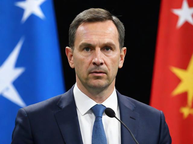 九游体育官网_ 德甲推行智能裁判系统,提升判罚精准度,九q体育下载 九游体育官网_ 德甲推行智能裁判系统,提升判罚精准度,九q体育下载