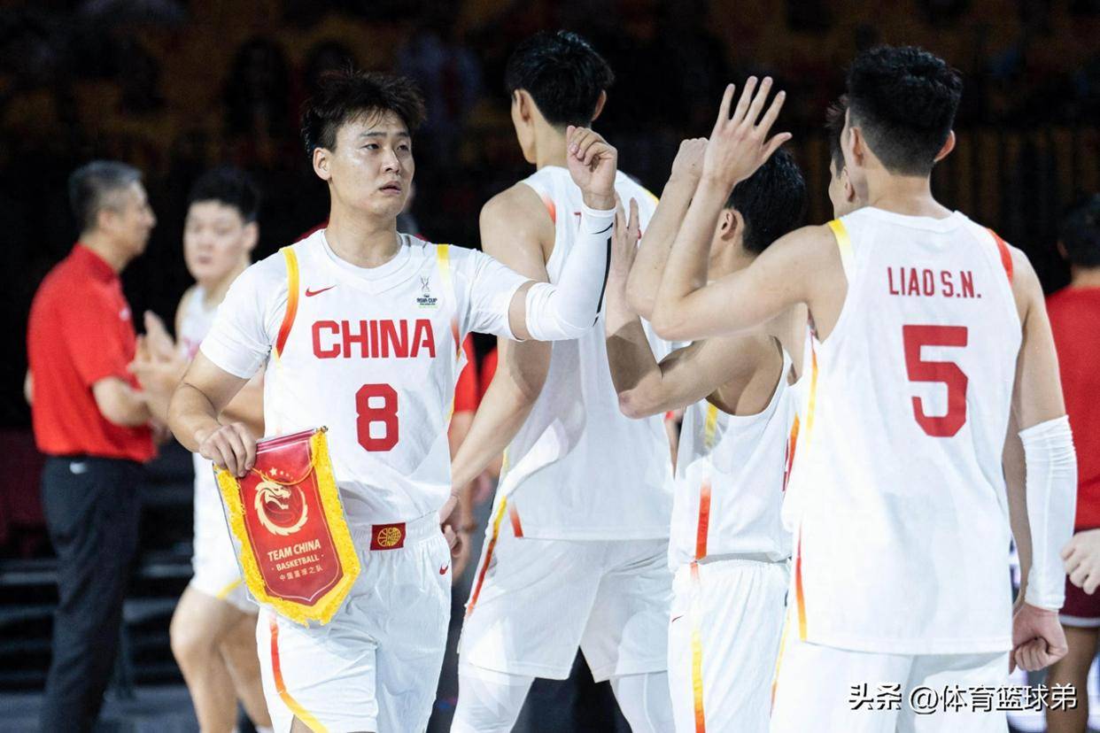 中国篮球运动员签约国际俱乐部,闪耀海外赛场 中国篮球运动员签约国际俱乐部,闪耀海外赛场