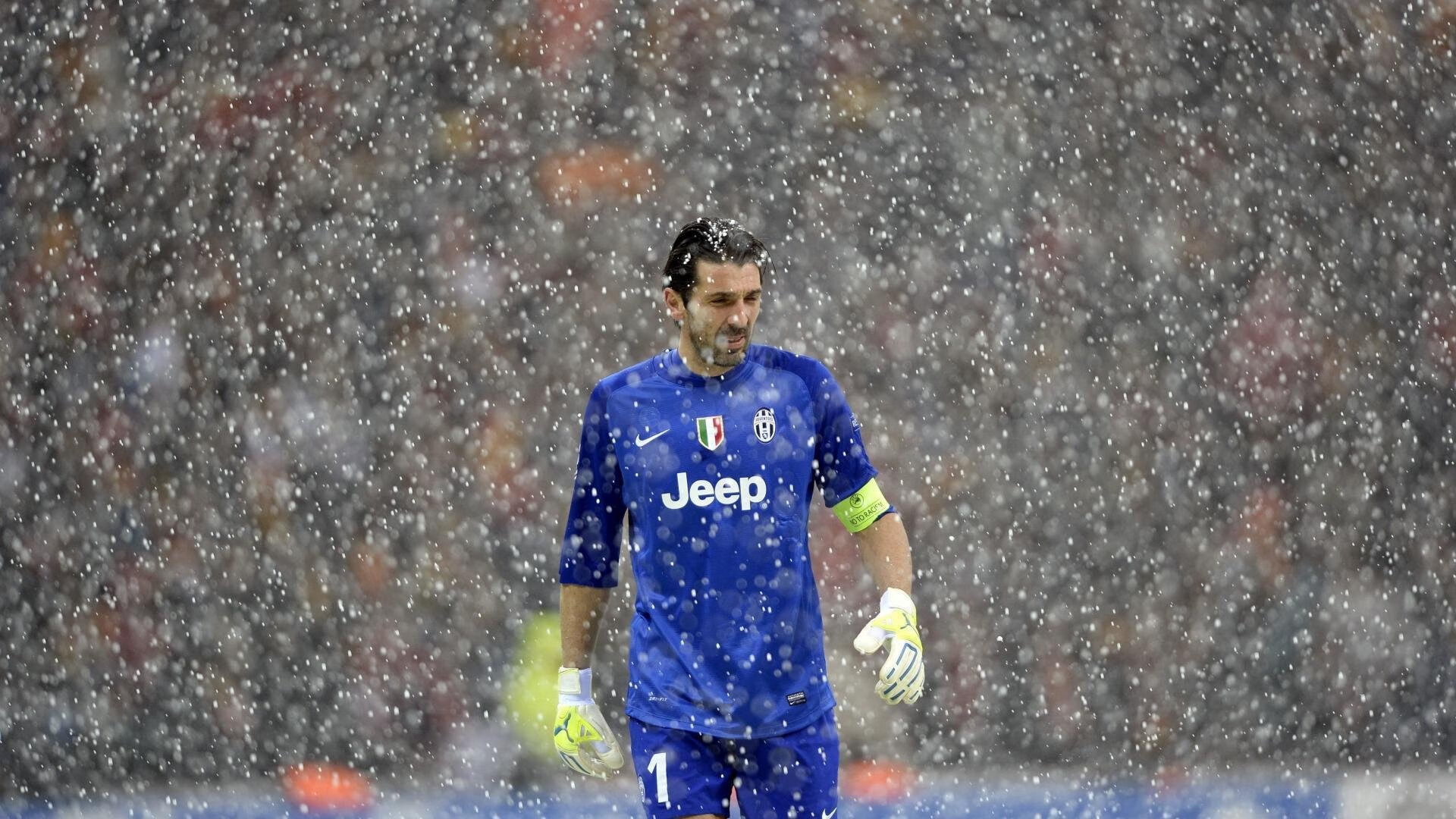 跨界合作推动足球产业多元发展新态势,市场空间无限,足球跨球视频