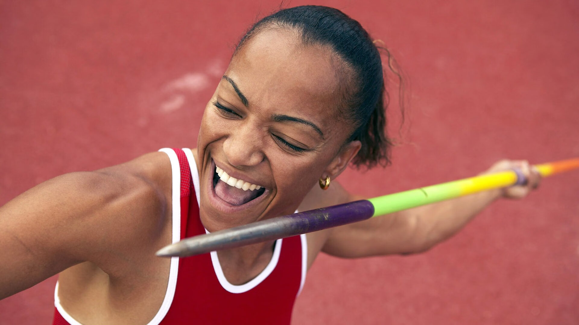 足球联赛中，某支队伍实力强劲，轻松晋级，某足球队参加联赛,每胜1场得3分,平1