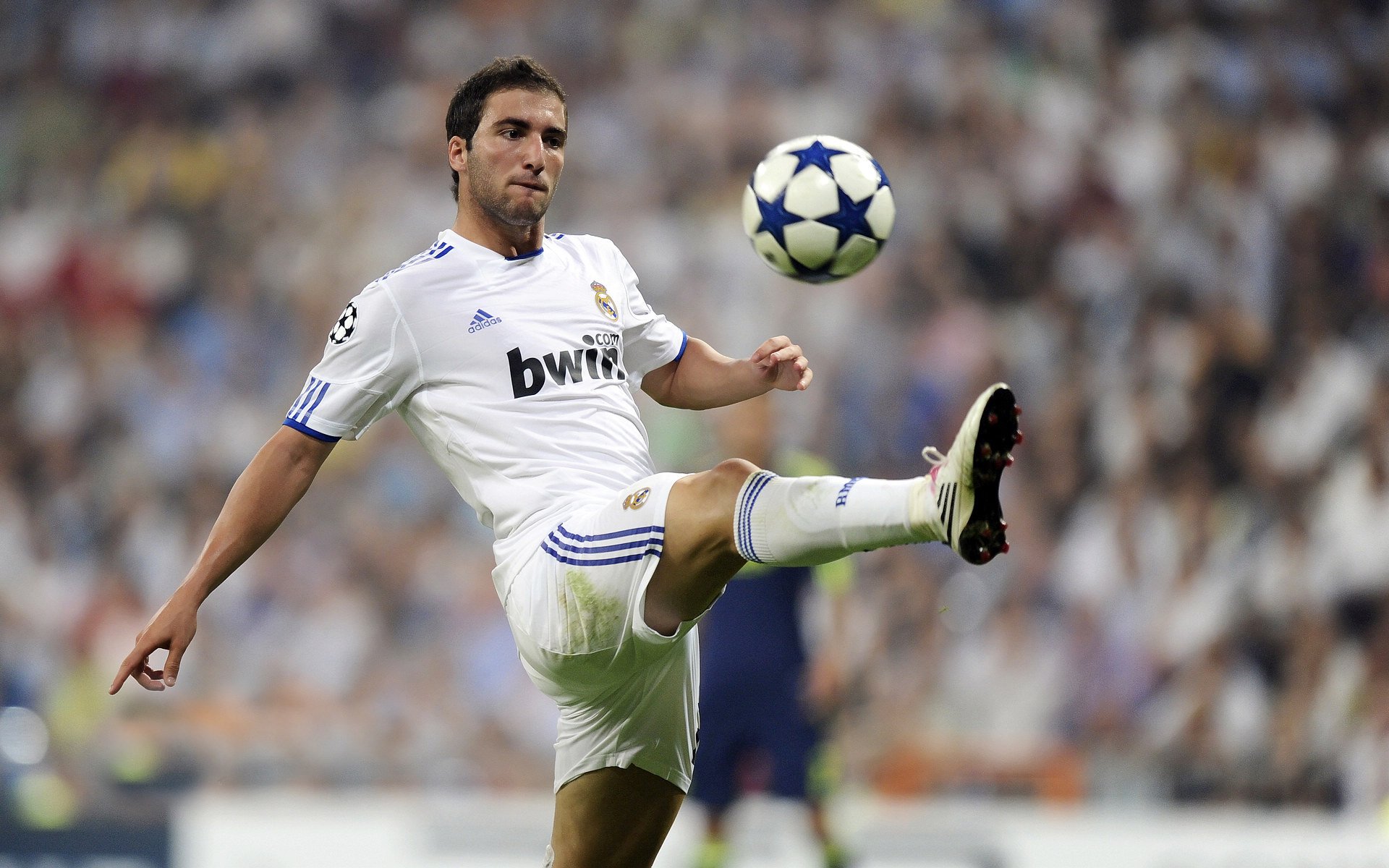 “武汉马拉松：纪录突破的时刻即将来临”